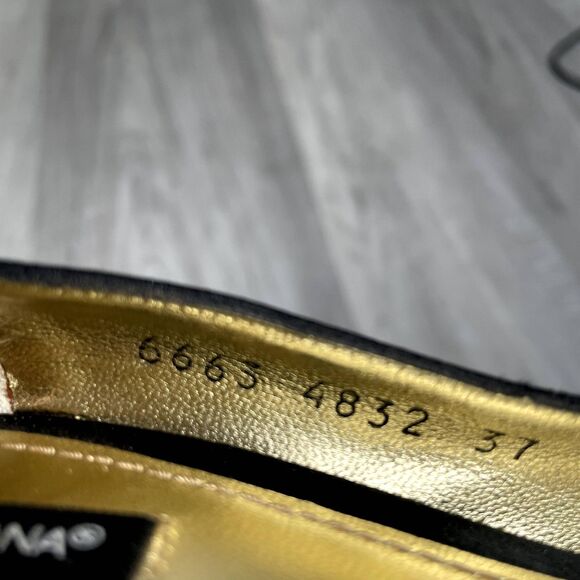 Dolce Gabbana Crystal Satin Pumps - Picture 2 of 12